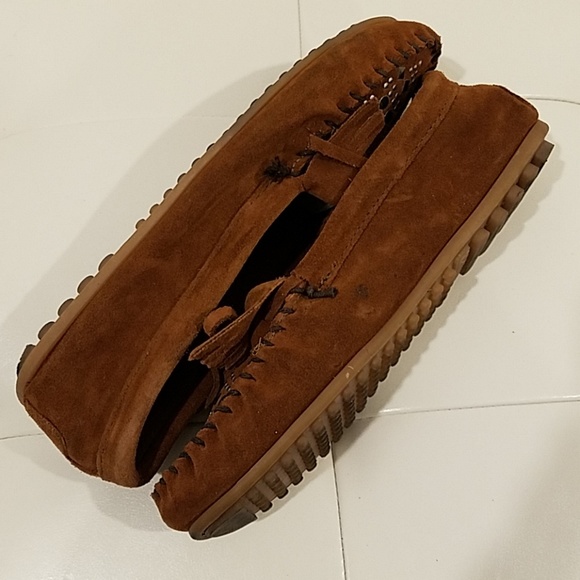 Minnetonka Moccasins slippers Brown w/Silver Embellishments - Picture 7 of 8